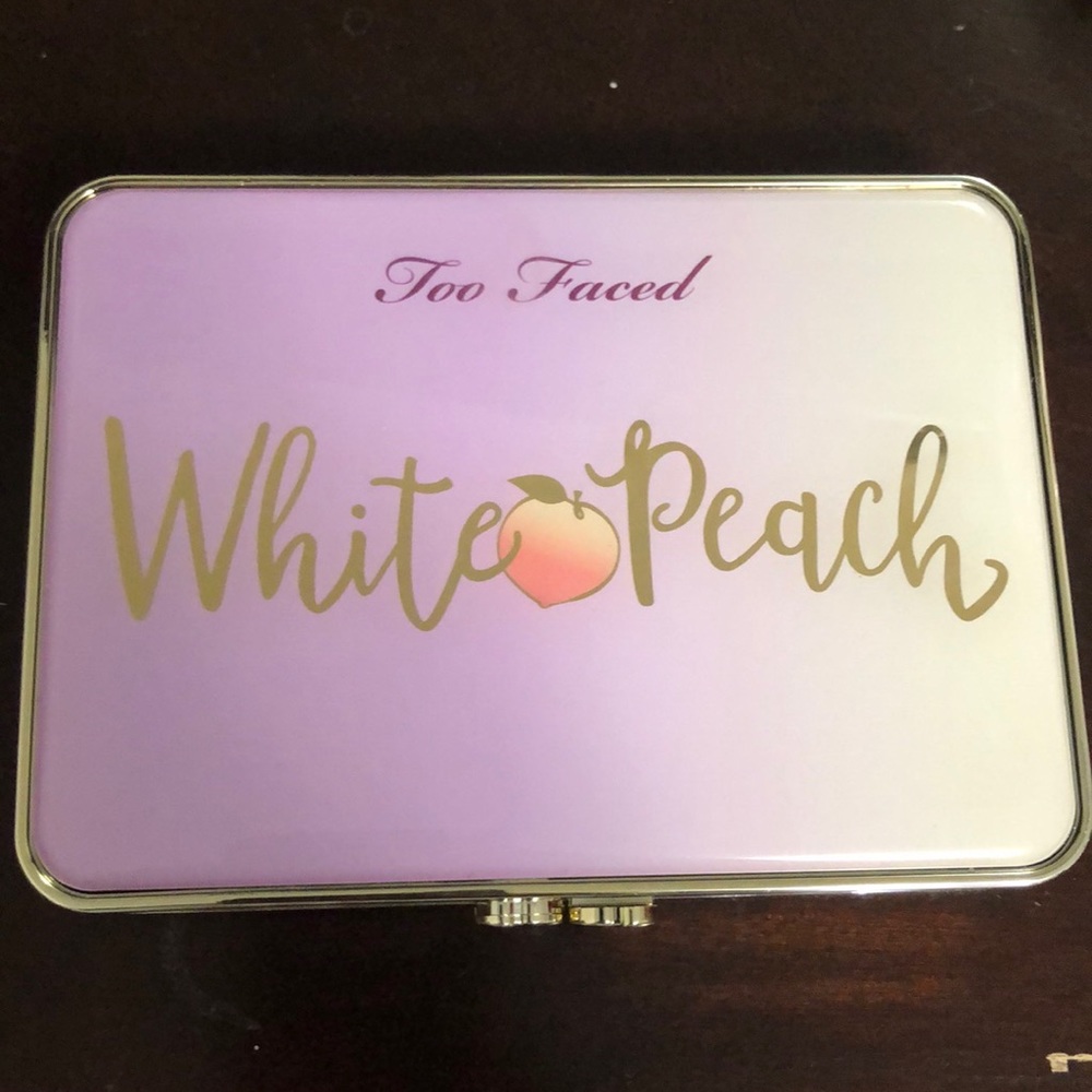 White Peach Too faced eyeshadow